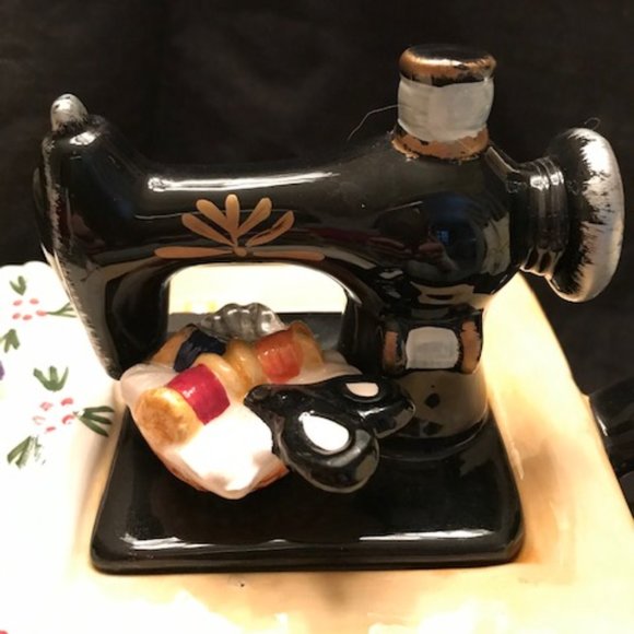 LARGE WORLD BAZAAR SEWING MACHINE TEAPOT - Picture 2 of 9